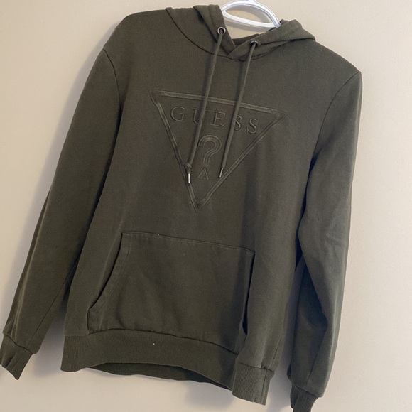 Guess sweater! - Picture 2 of 2